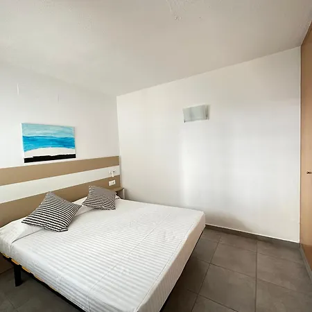 Agi Acacias Apartment Roses