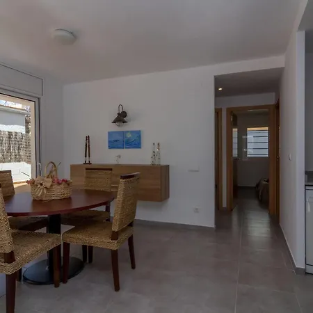 Agi Acacias Apartamento Rosas