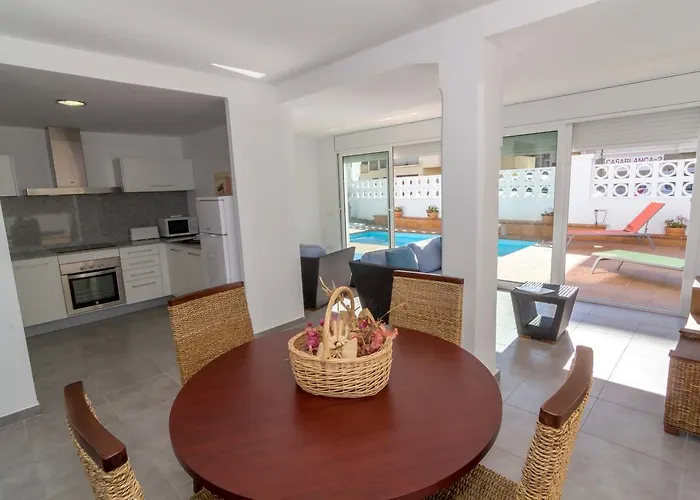 Agi Acacias Apartament Roses