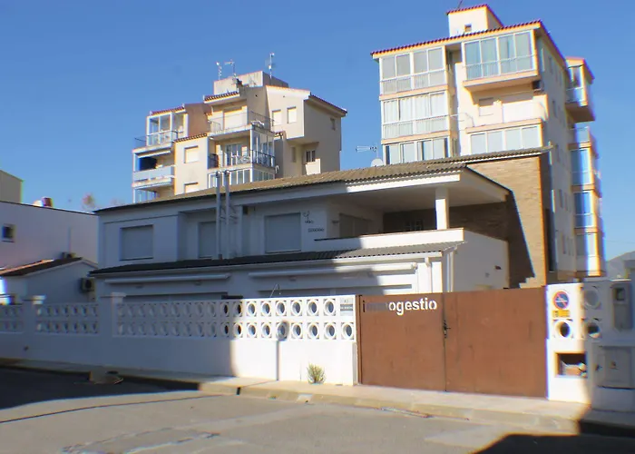 Apartament Agi Acacias Roses